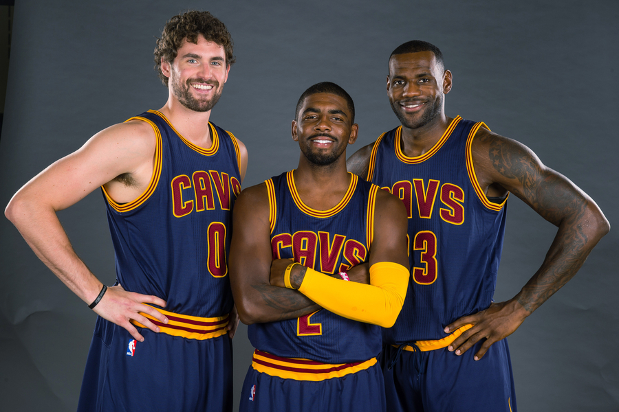 星空体育官网法国国家队训练开放日，赛前扳平良机引观众欢呼，NBA总决赛在即，赛程密集仍需轮换的简单介绍
