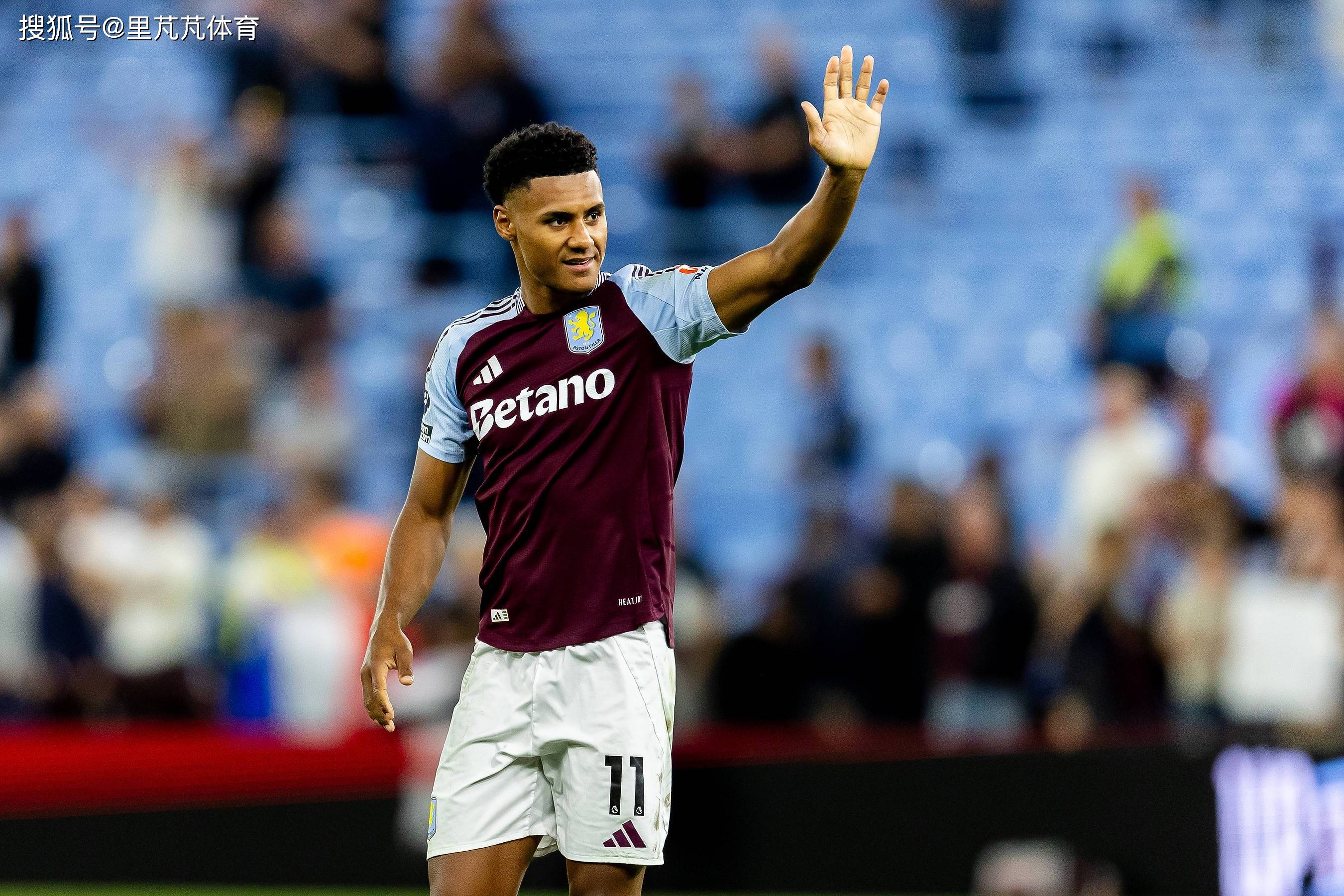 关于转会期英超传出新动向；底特律活塞复出首秀；管理层表态：态度坚定；赛程密集仍需轮换的信息